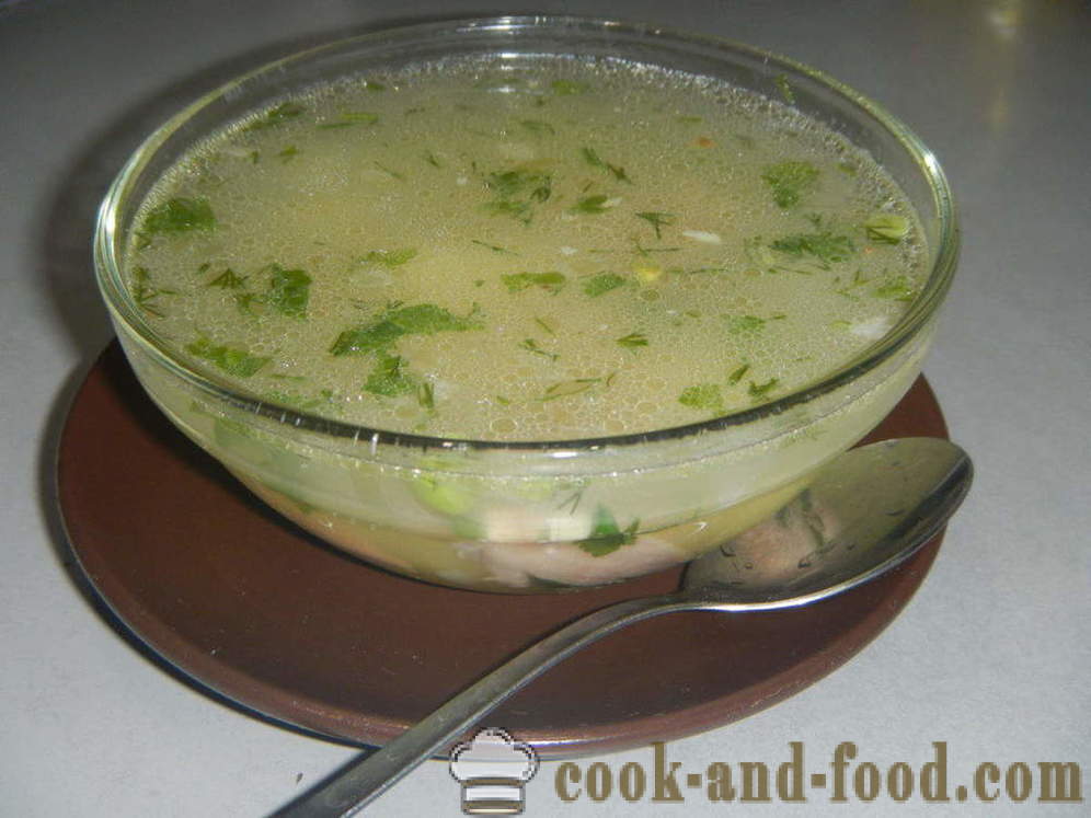 Hühnersuppe mit grünen Erbsen - wie Suppe kocht mit grünen Erbsen gefroren oder frisch, mit einem Schritt für Schritt Rezept Fotos