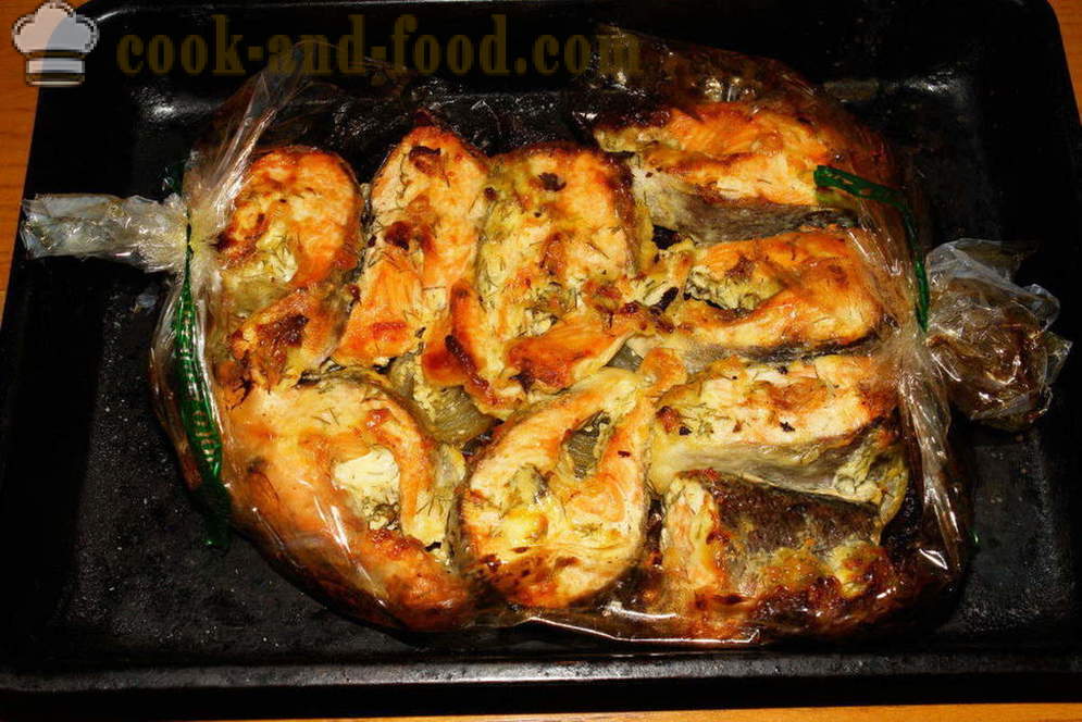 Lachs im Ofen gebacken - als schmackhaften Lachs im Ofen backt in der Hülse, poshagovіy Rezept mit einem Foto