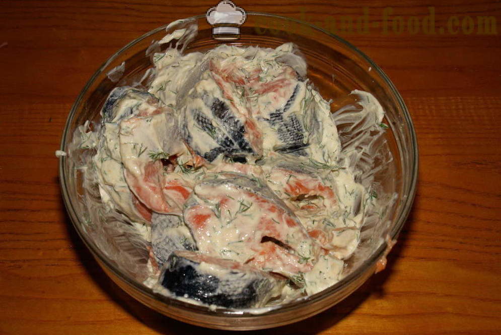 Lachs im Ofen gebacken - als schmackhaften Lachs im Ofen backt in der Hülse, poshagovіy Rezept mit einem Foto