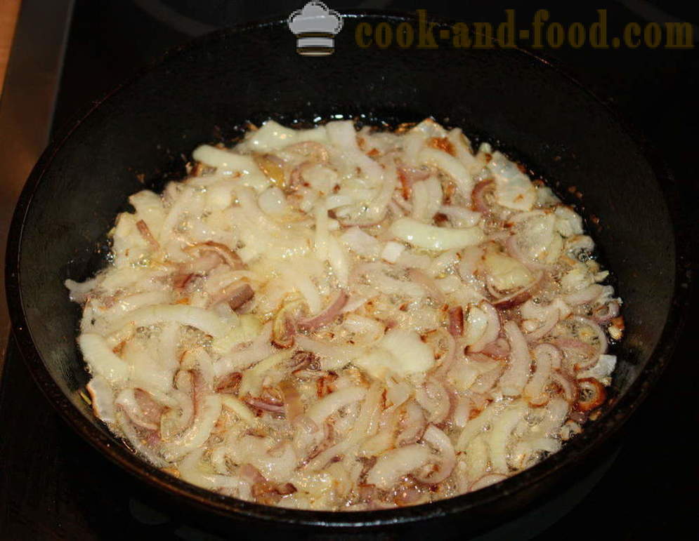 Gebackene Kartoffeln mit Pilzen in Rahmsoße - wie Kartoffeln kochen mit Pilzen in dem Ofen, mit einem Schritt für Schritt Rezept Fotos