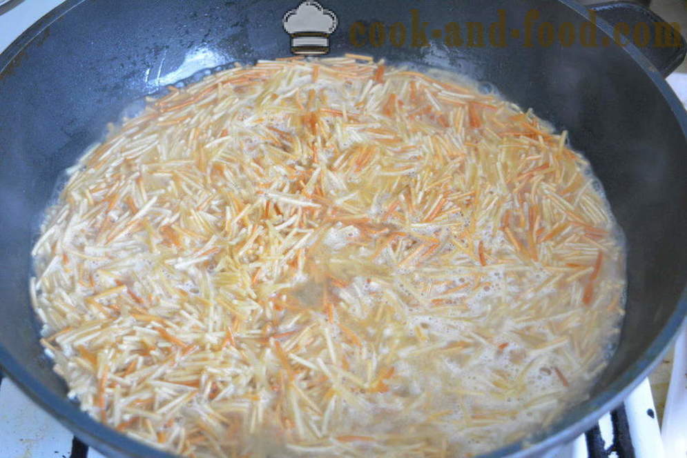 Gebratene Nudeln in einer Pfanne - wie gebratene Nudeln-Spinnweben zu kochen, ohne Ablassen des Wassers, Schritt für Schritt Rezept Fotos