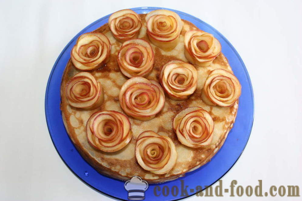 Pfannkuchentorte mit Frischkäse und Apfel Rosen - wie einen Pfannkuchen Kuchen mit Quark zu machen, einen Schritt für Schritt Rezept Fotos