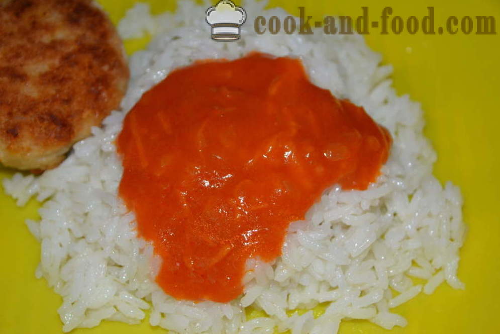 Schnell Soßesoße mit Tomatenmark in einer Mikrowelle - wie Tomatensauce, Sauce in einem Mikrowellenofen, einen Schritt für Schritt Rezept Fotos kochen