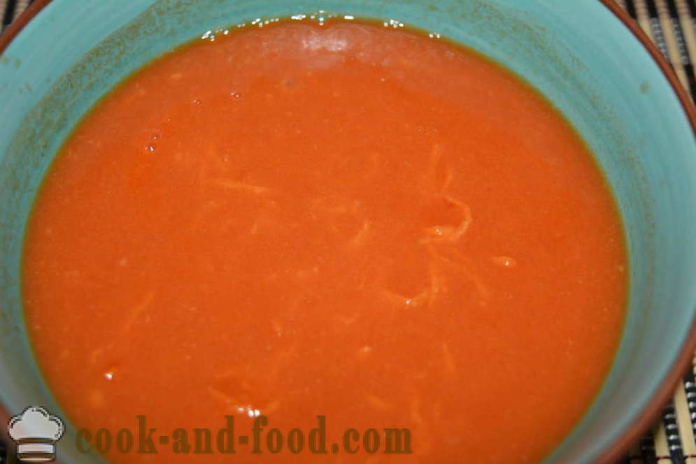 Schnell Soßesoße mit Tomatenmark in einer Mikrowelle - wie Tomatensauce, Sauce in einem Mikrowellenofen, einen Schritt für Schritt Rezept Fotos kochen