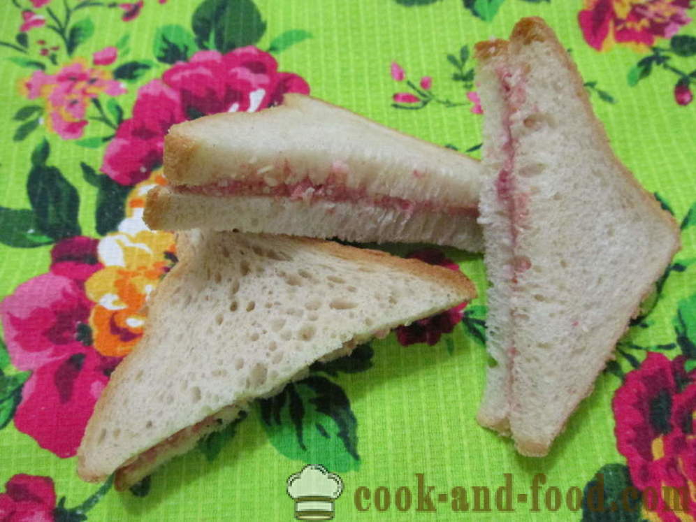 Hot Sandwiches in dem Ofen mit Wurst und Käse - wie warme Sandwiches im Ofen zu machen, mit einem Schritt für Schritt Rezept Fotos