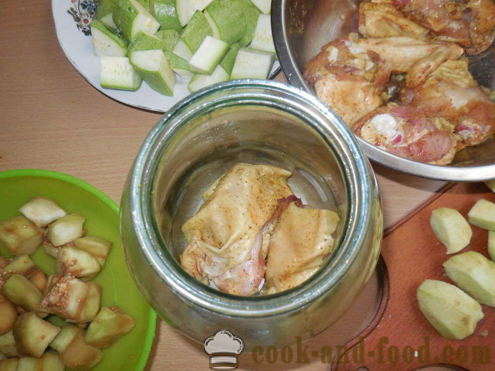 Geschmortes Huhn im Topf im Ofen im eigenen Saft - wie Huhn im Topf backen mit Gemüse, einen Schritt für Schritt Rezept Fotos