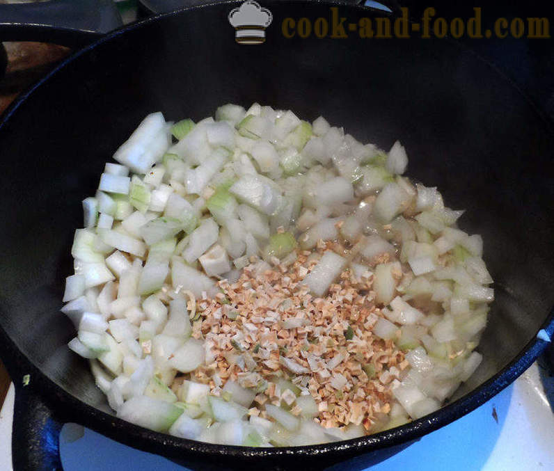 Bigus mit Kohl, Fleisch und Pilzen - wie man richtig Bigus kochen, einen Schritt für Schritt Rezept Fotos