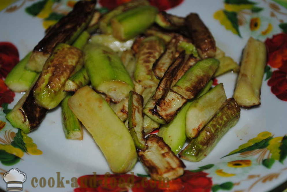 Köstliche Zucchini mit Walnüssen und Knoblauch - wie einen Salat aus Zucchini und Muttern herzustellen, mit einem Schritt für Schritt Rezept Fotos