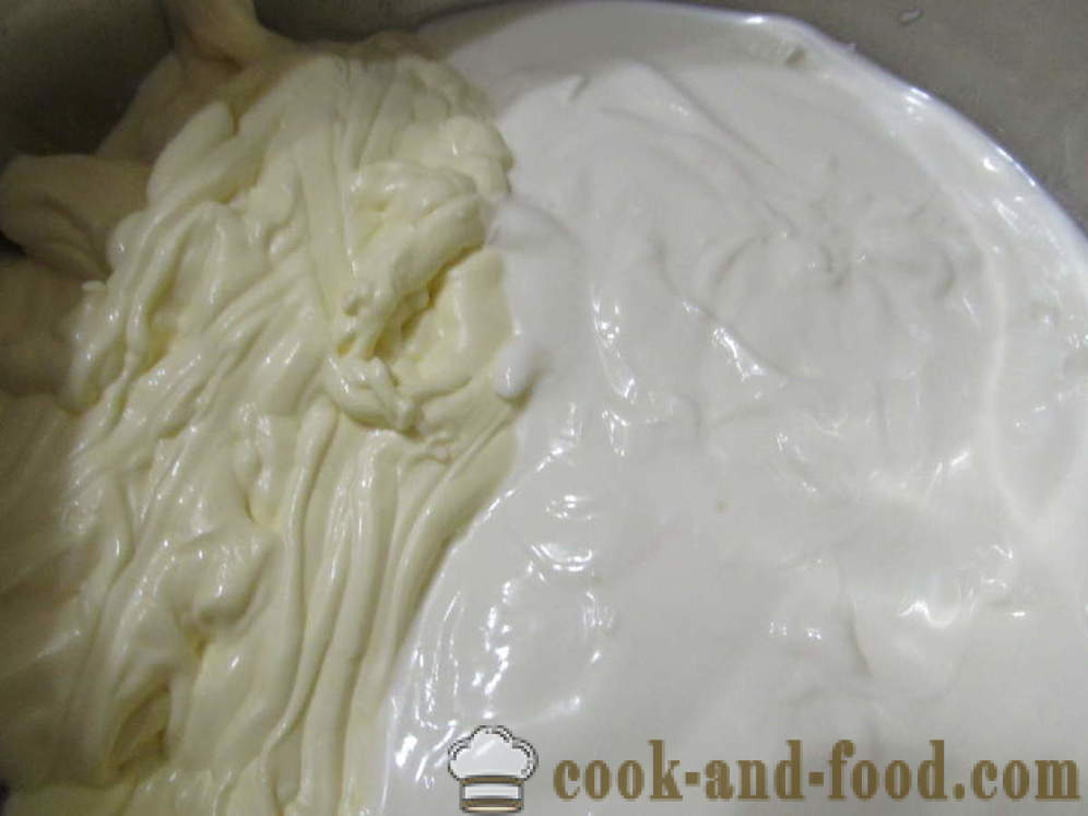 Schnell gelierte Kuchen in der Mayonnaise und Sauerrahm, mit Huhn gefüllte - wie für Mayonnaise und saure Sahne, mit einem Schritt für Schritt Rezept Fotos eine Torte Füllstoff kochen