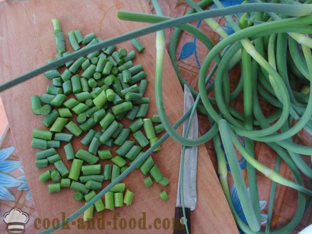 Knoblauch Pfeile in Mayonnaise oder ungewöhnlichen Salat von Knoblauch Pfeilen - wie man ein leckeren Knoblauch Pfeile, um zu kochen, einen Schritt für Schritt Rezept Fotos