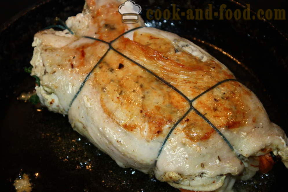 Hühnerroulade mit Gemüse in dem Ofen gestopft - wie Hähnchenfilet Rolle, Schritt für Schritt Rezept Fotos vorzubereiten