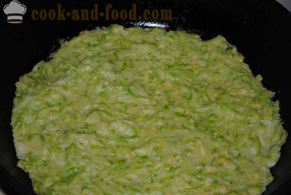 Gemüsekuchen aus Zucchini mit Karotte gestopft, Squash, wie einen Kuchen zu kochen, Schritt für Schritt Rezept Fotos
