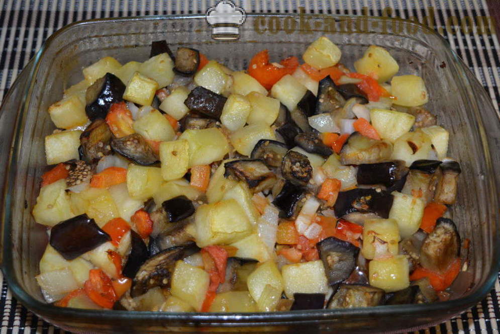 Gemüseeintopf mit Auberginen und Zucchini in dem Ofen - wie sautierten Auberginen und Zucchini zu kochen, mit einem Schritt für Schritt Rezept Fotos