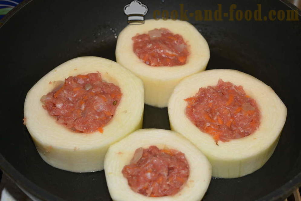 Köstliche Nest von Zucchini gefüllt mit Hackfleisch - wie Zucchini mit Hackfleisch in der Pfanne zu bereiten, einen Schritt für Schritt Rezept Fotos