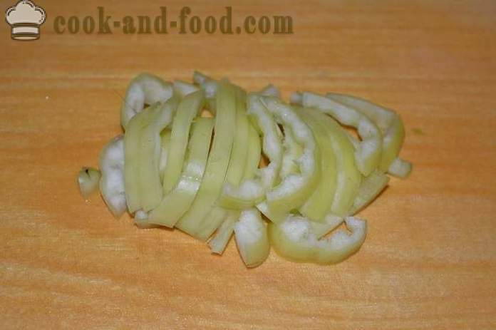 Kohleintopf mit Würstchen in multivarka und Zucchini - wie ein Eintopf aus Kohl multivarka zu kochen, Schritt für Schritt Rezept Fotos