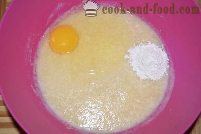 Manna auf Joghurt mit Beeren Preiselbeeren, ohne Mehl im Ofen gebacken - wie die Vorbereitung Joghurt mit Manna in dem Ofen, mit einem Schritt für Schritt Rezept Fotos