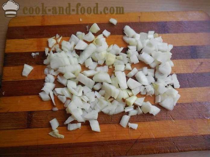 Auberginen gedünstet in saurer Sahne mit Knoblauch als Pilze - wie Aubergine mit saurer Sahne geschmort zu kochen, einen Schritt für Schritt Rezept Fotos