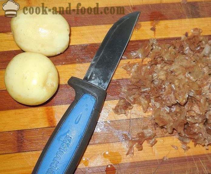 Köstliche neue Kartoffeln im Ofen mit dem Fleisch gebacken - wie köstlich gebackene neue Kartoffeln in dem Loch, das Rezept mit Fotos, Schritt für Schritt