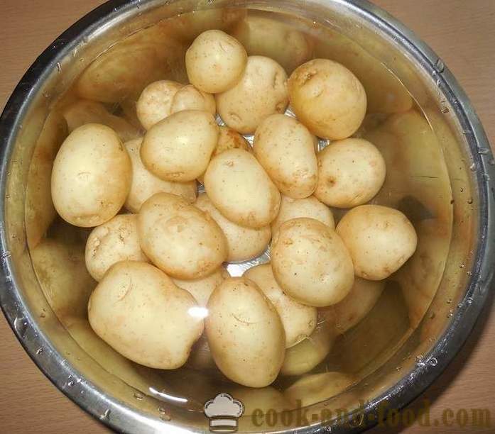 Köstliche neue Kartoffeln in saurer Sahne mit Dill und Knoblauch - wie man eine köstliche neue Kartoffeln zu kochen, ein einfaches Rezept mit einem Foto