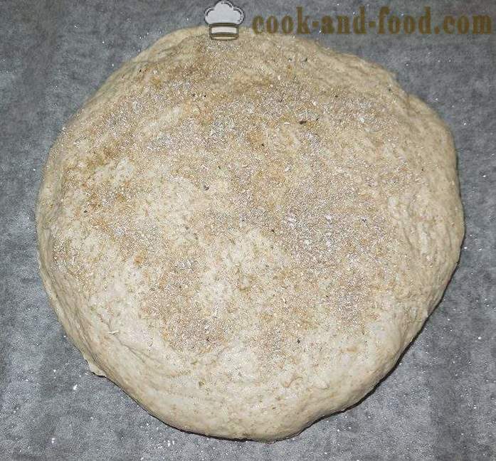 Leckere und gesundes Weizenkleie Getreide Vollkorn - wie selbst gebackenes Brot zu machen, ein einfaches Rezept und Schritt für Schritt Foto