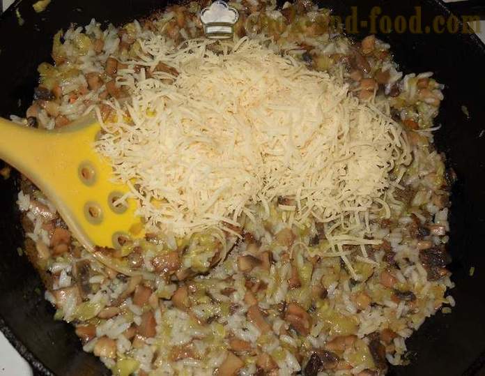 Zucchini in dem Ofen mit Hackfleisch gebacken: Reis mit Pilzen und Käse - wie gefüllten Zucchini in dem Ofen zu kochen, mit einem Schritt für Schritt Rezept Fotos