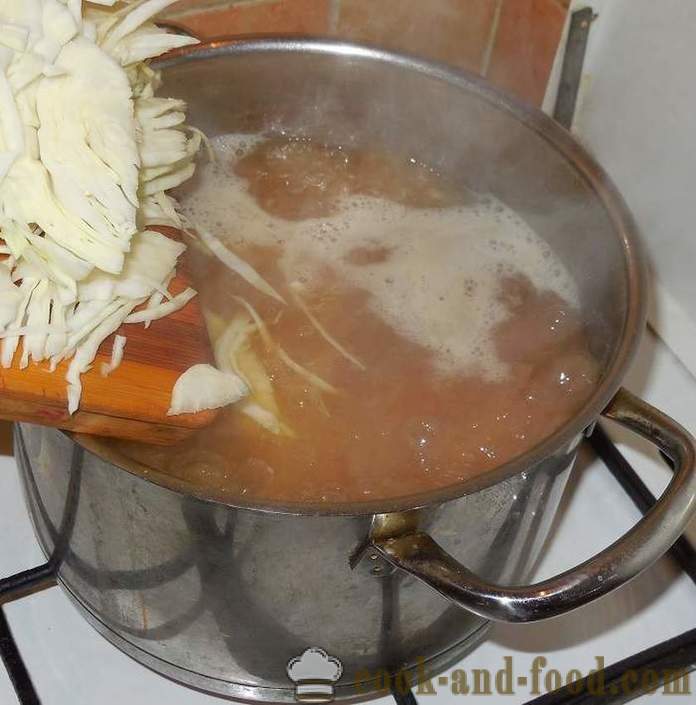 Köstliche hausgemachte Suppe mit Bohnen in Ukrainisch - wie man kocht Suppe mit Bohnen in der Ukraine - einen Schritt für Schritt Rezept Fotos