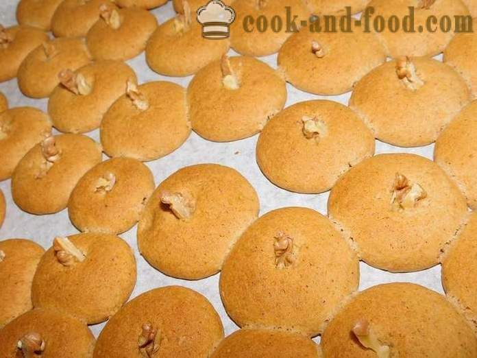 Honigplätzchen mit Zimt und Nüssen in Eile - Rezept mit Fotos, Schritt für Schritt, wie Honig Cookies machen