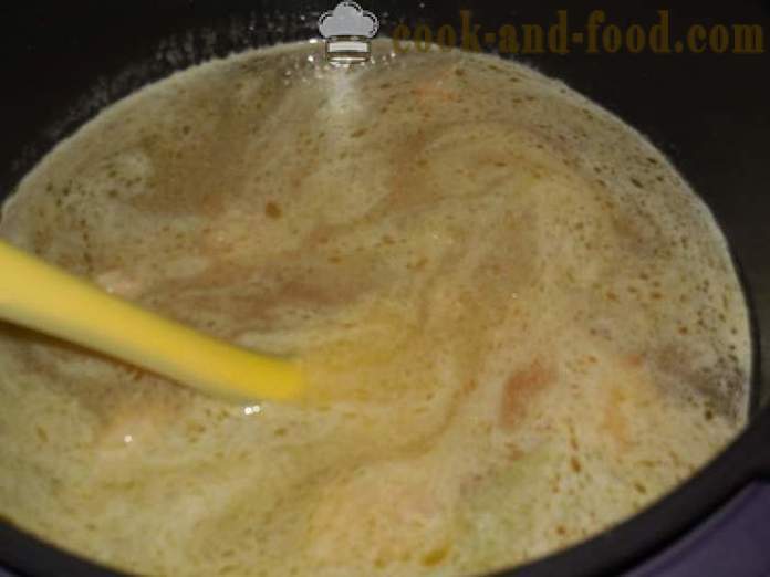 Erbsensuppe in multivarka, mit Fleisch und geräucherten Würsten - wie Erbsensuppe kochen - einen Schritt für Schritt Rezept Fotos