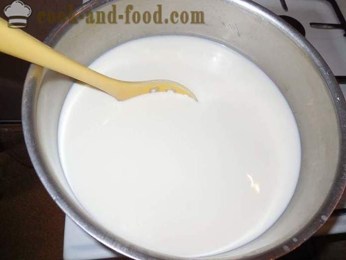 Ein einfaches Rezept und Schritt für Schritt Foto - Wie hausgemachte Hüttenkäse aus der Milch machen