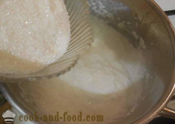 Köstliche Reisbrei mit Milch und Wasser in einem Topf: Flüssigkeit und klassischer (dick) - Schritt für Schritt Rezept mit Fotos, wie Reisbrei kochen mit Milch