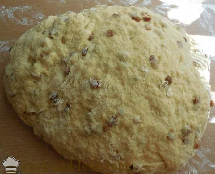 Köstliche Osterkuchen Hefe - ein bewährtes Rezept mit Fotos Schritt für Schritt - wie einen Kuchen im Ofen für die Ostern backen