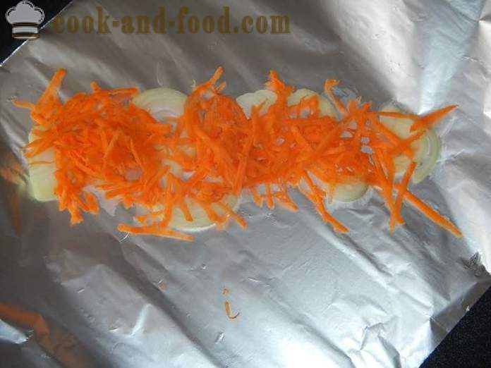 Pollack köstlich gebacken mit Zwiebeln und Karotten - wie Seelachs in dem Ofen zu kochen - Schritt für Schritt Rezept Fotos