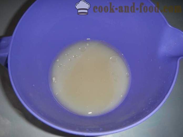 Hefekuchen mit Kohl in einer Pfanne gebraten - wie der Teig zu kochen wie eine Feder und schmackhaft magere Füllung, Schritt für Schritt Rezept Fotos