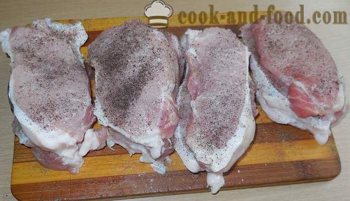 Saftige Schweinesteak mit Zwiebeln - wie ein leckeres Steak in multivarka zu kochen - Schritt für Schritt Rezept Fotos