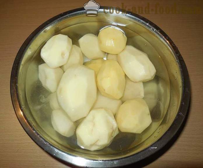 Gebratene Kartoffeln in einer Pfanne mit Speck und Eiern - wie leckere Bratkartoffeln zu kochen und richtig, Schritt für Schritt Rezept mit Fotos.