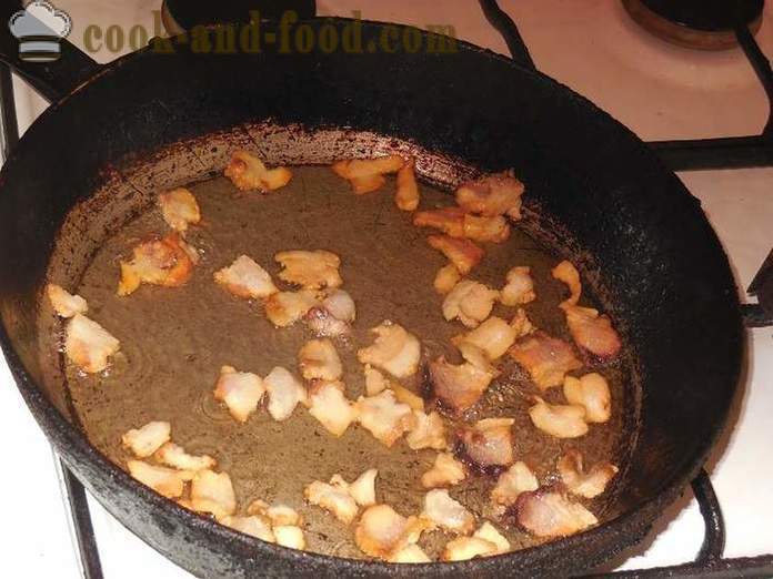 Gebratene Kartoffeln in einer Pfanne mit Speck und Eiern - wie leckere Bratkartoffeln zu kochen und richtig, Schritt für Schritt Rezept mit Fotos.