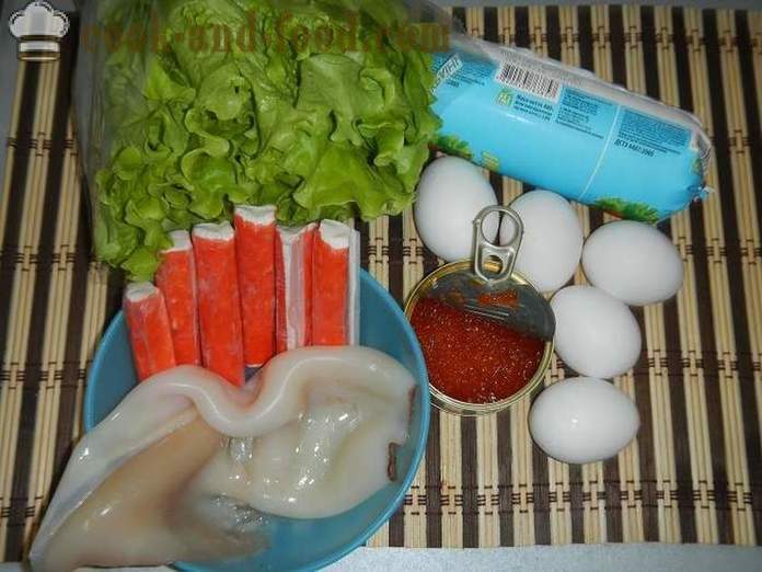 Ein einfacher und leckerer Salat mit Tintenfisch, Krabben-Sticks und rotem Kaviar - wie einen Salat von Squid mit Ei vorzubereiten, einen Schritt für Schritt Rezept mit Fotos.