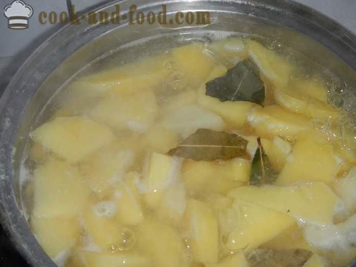 Köstliche Knödel mit Kartoffeln und saure Sahne. Wie der Knödel mit Kartoffeln kochen - Schritt für Schritt Rezept mit Fotos.