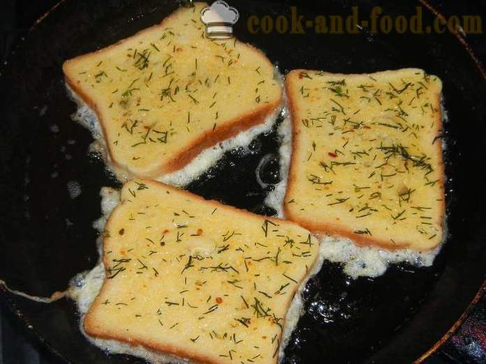 Toast Weißbrot mit einem Ei: süß, Salz und Knoblauch. Wie köstlich Croutons in einer Pfanne zu machen - einen Schritt für Schritt Rezept mit Fotos.
