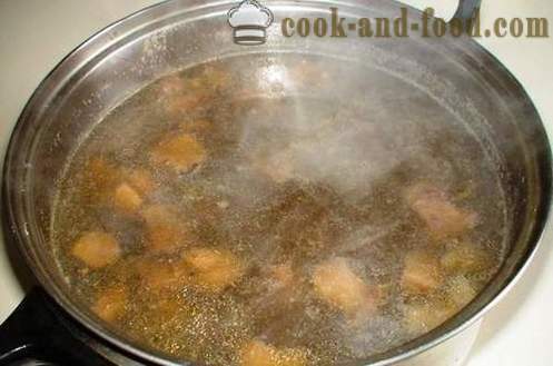 Pilzsuppe mit Pilzen und Kartoffeln - lecker, schnell und befriedigend. Rezept mit Fotos.