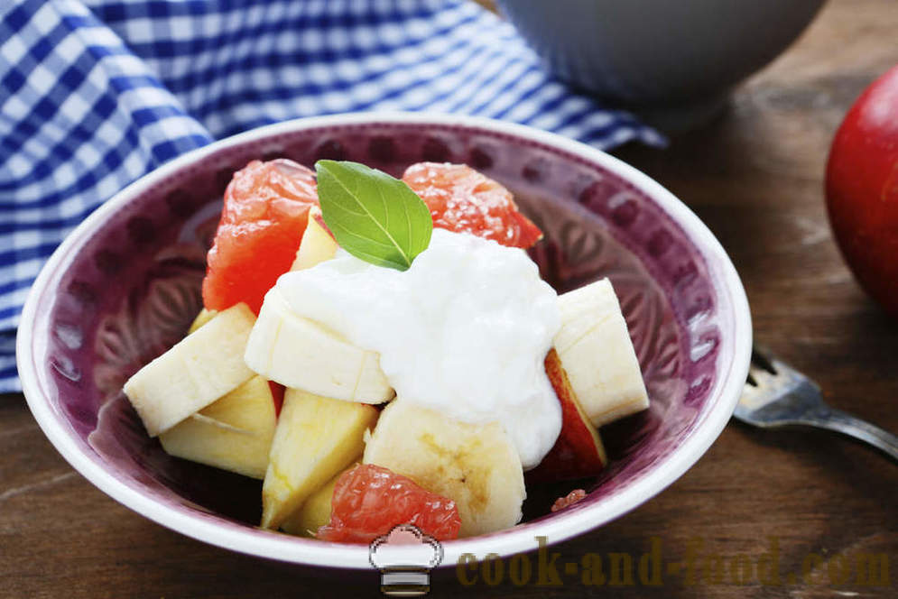 Ausgezeichnetes Frühstück: Obstsalat mit Joghurt